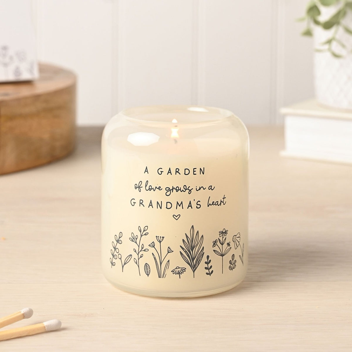 Grandma Floral Print Scented Candle 210g - Cream & Grey