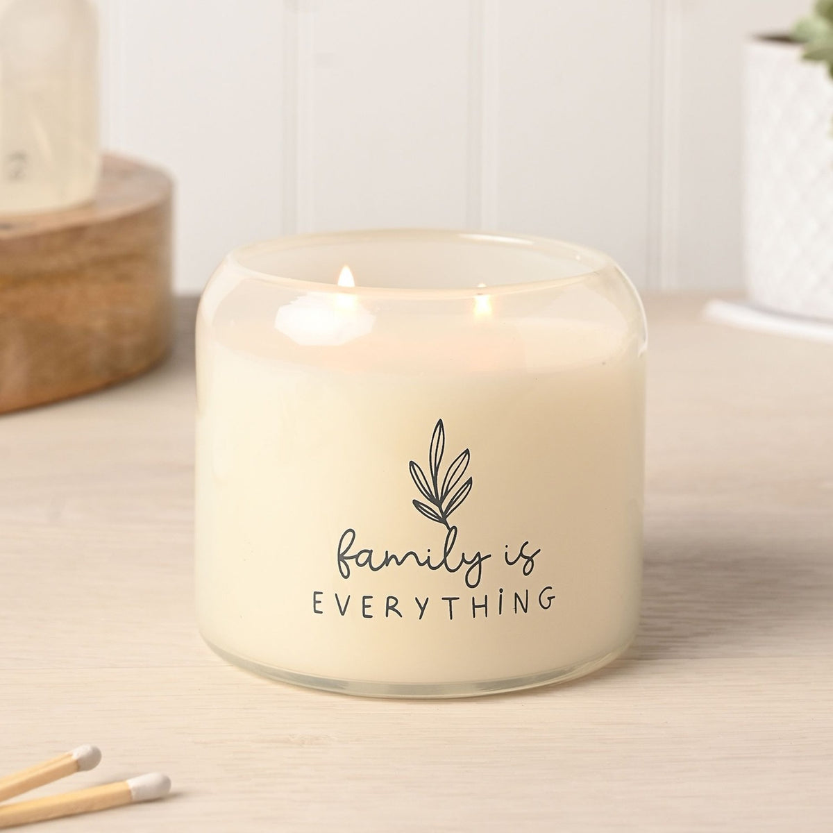 Family Round Double Wick Scented Candle 390g - Cream & Grey