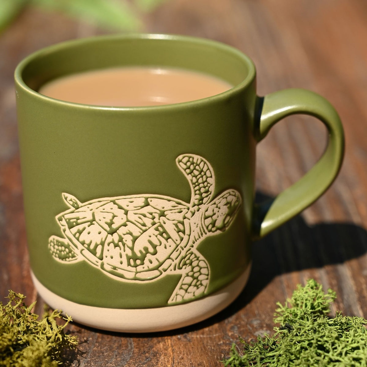 Sea Turtle Ceramic Wax Resistant Mug with Cream Base - Green