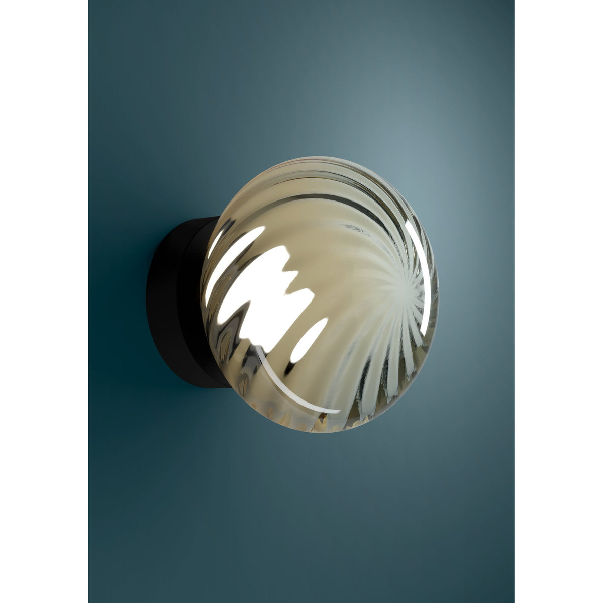 Pantoja LED Wall Light - Black