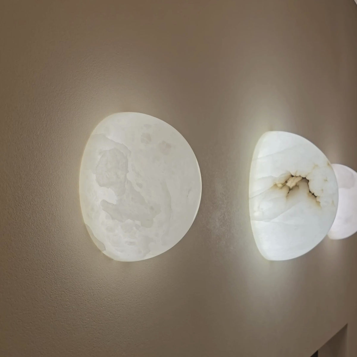 Orvani LED Medium Round Alabaster Wall Light - Soft White