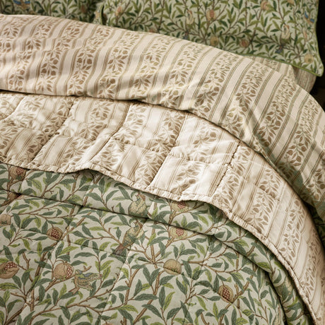 Bird & Pomegranate Percale Cotton Bedspread - Herbal Green