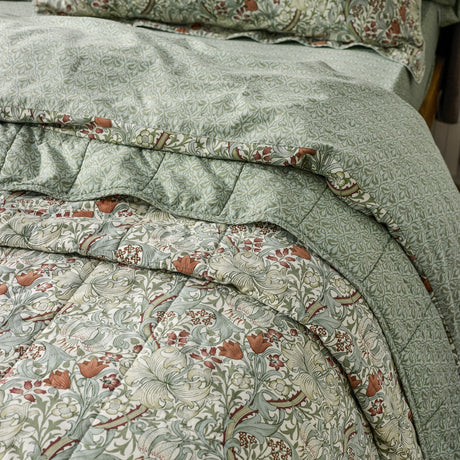 Golden Lily Percale Cotton Bedspread - Herbal Green