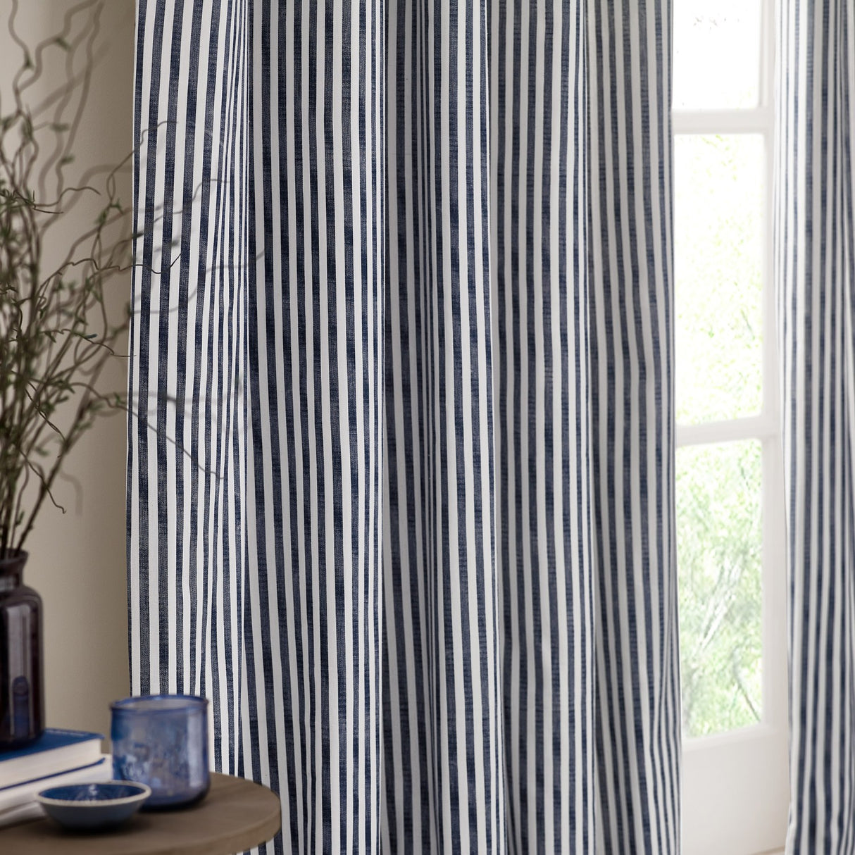 Hebden Cotton Printed Eyelet Curtains - Navy