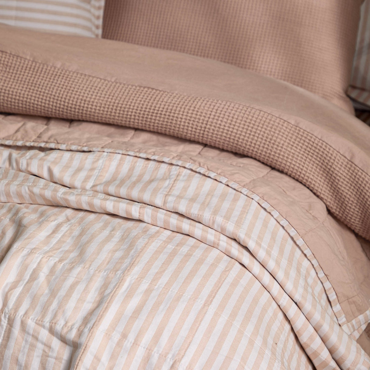 Hebden Percale Cotton Bedspread - Blush / Cotta