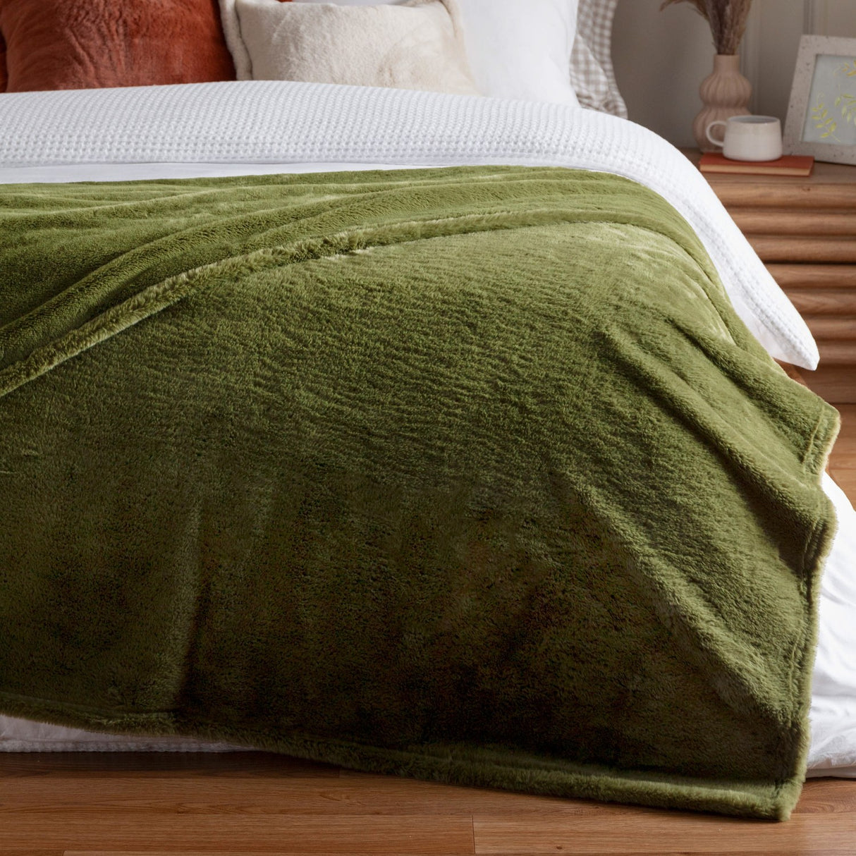 Kallu Reversible Faux Fur Throw - Olive