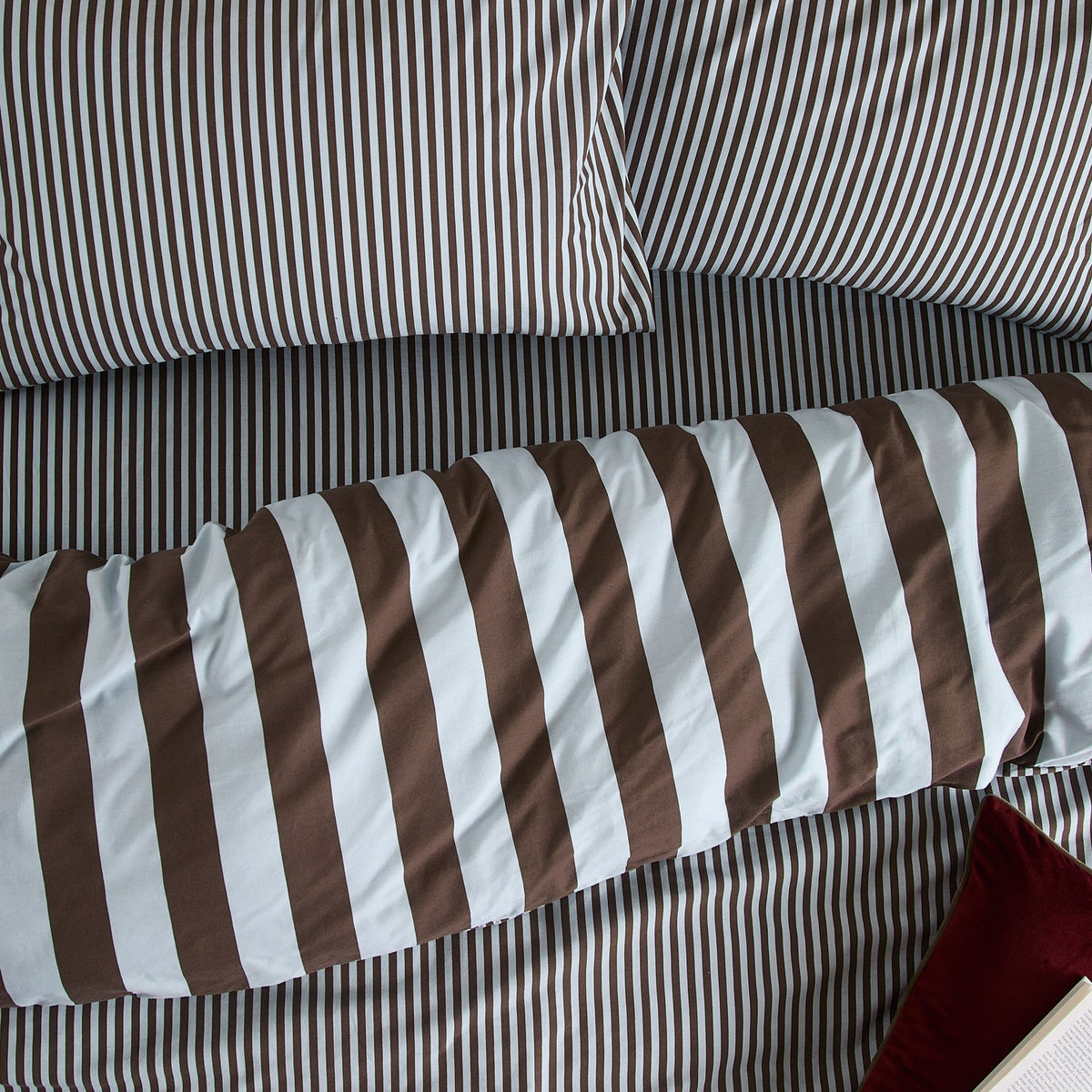 The Ultimate Stripe Reversible Duvet Cover Set - Blueberry Muffin
