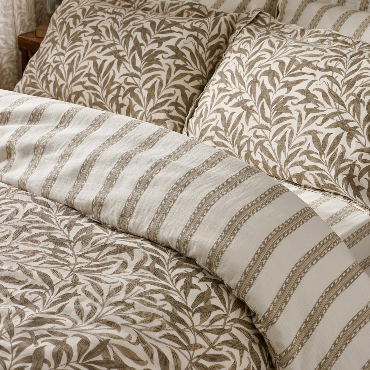Willow Boughs Cotton Botanical Duvet Cover Set - Natural