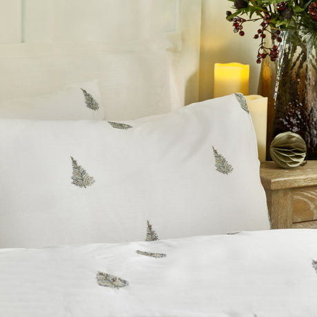 Winter Forest Woodland Duvet Cover Set - White/Forest Green