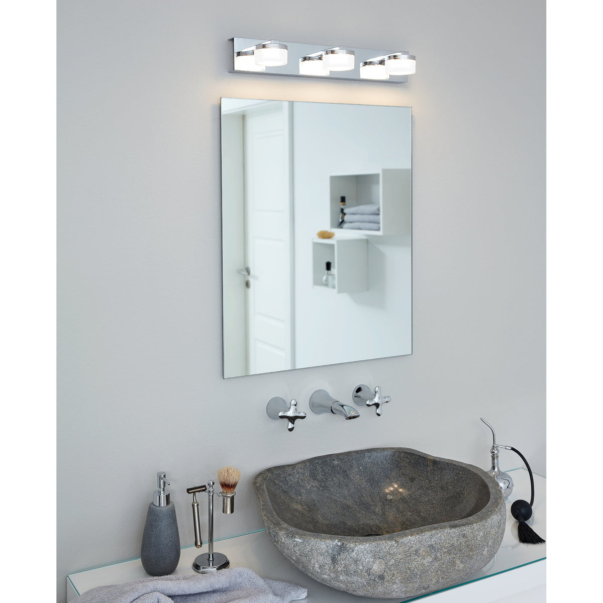 Romendo 1 LED Bathroom Wall Light - Chrome