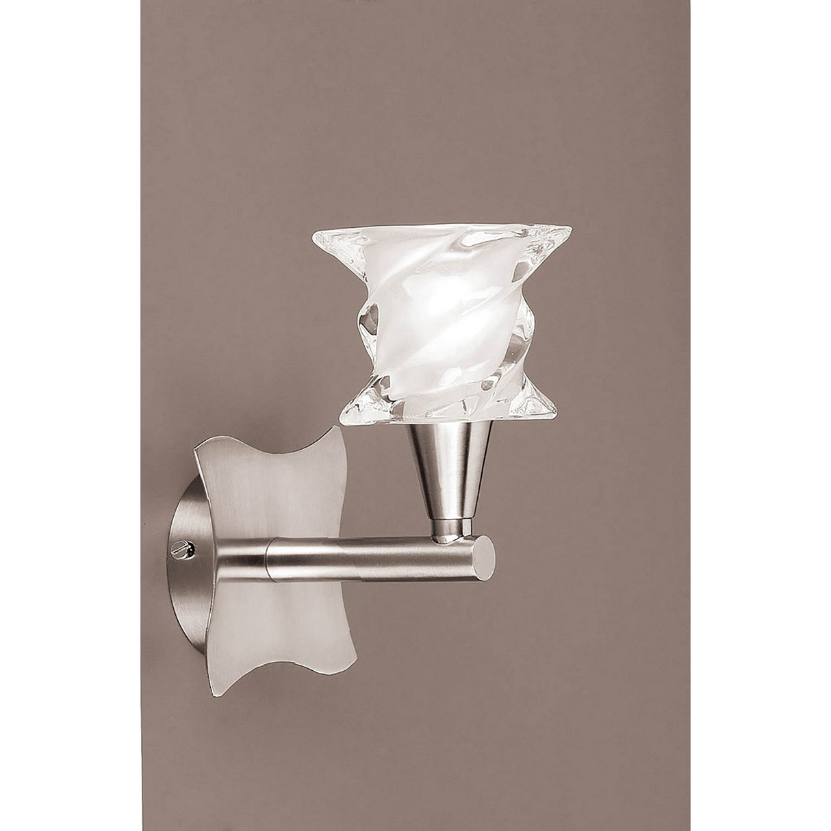 Salomon 1 Light Wall Light With Switch - Satin Nickel