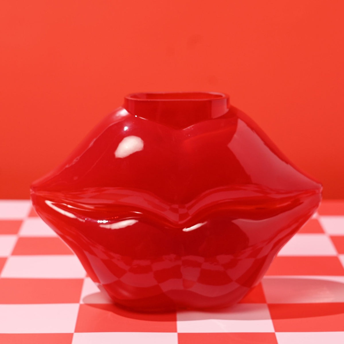 Glass Lips Vase - Red