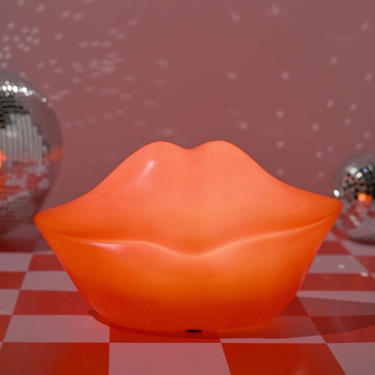 Lips Novelty USB Resin Table Lamp - Red