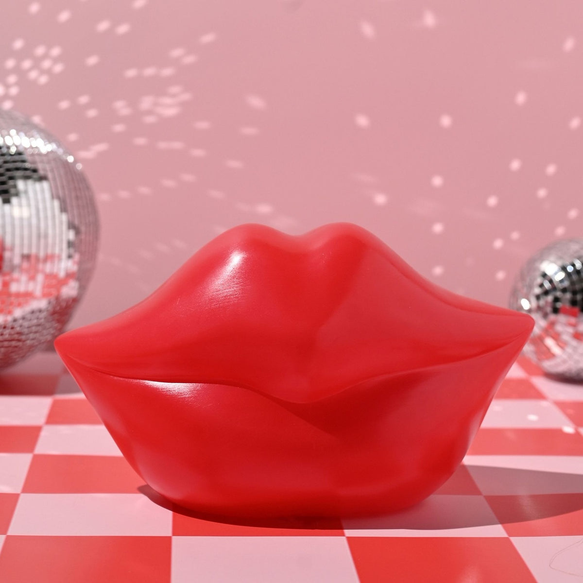 Lips Novelty USB Resin Table Lamp - Red