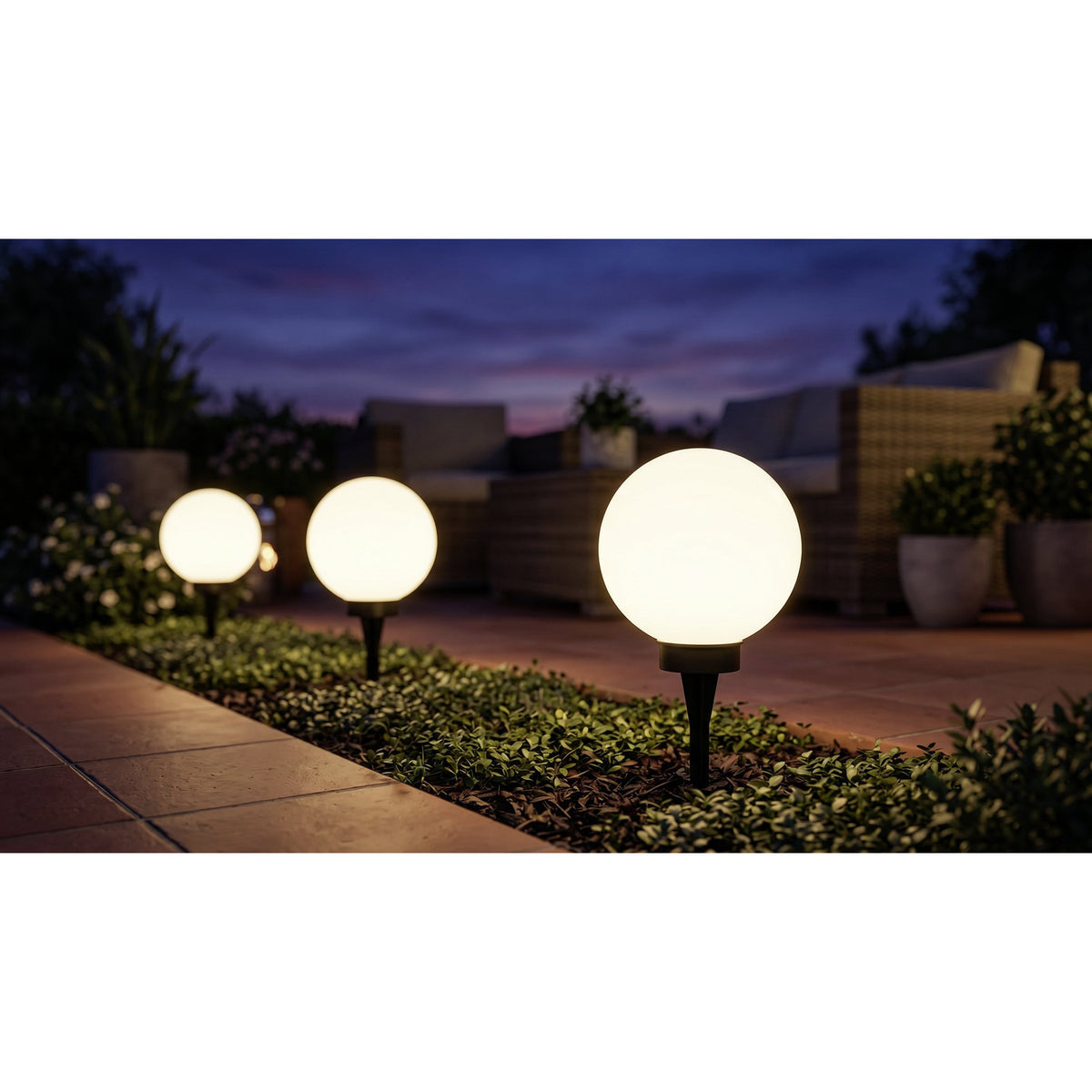 Solar Ball Spike Light 61cm - Black