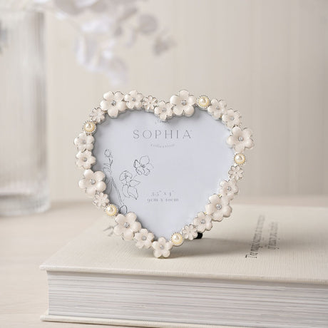 Classic Daisy Heart Metal Photo Frame 4 x 3.5in - White & Black