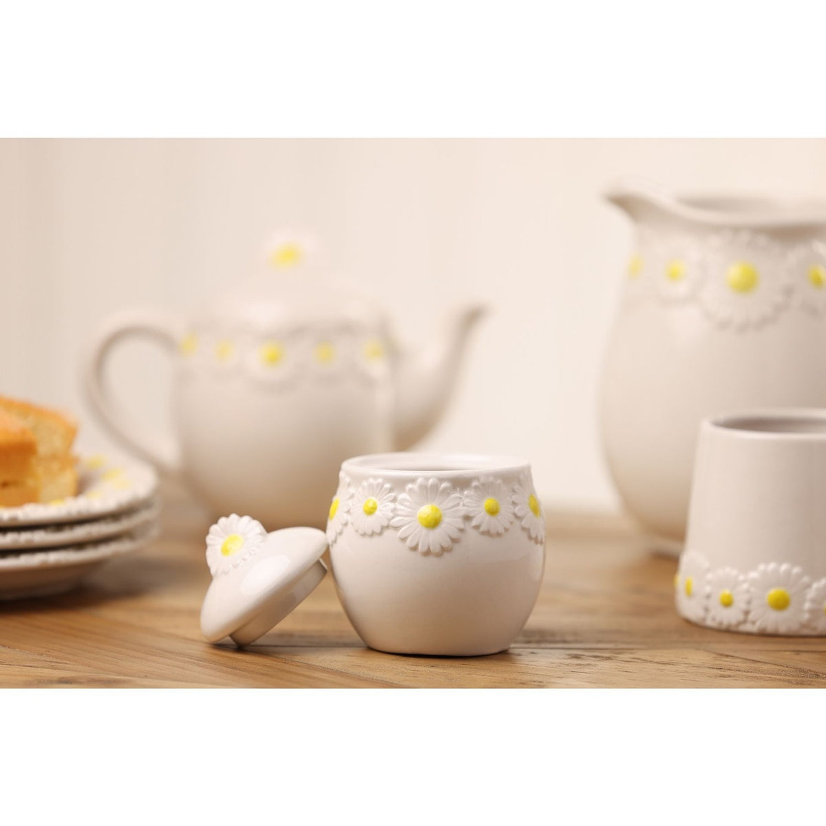 Daisy Stoneware Sugar Bowl with Lid 300ml - White & Yellow