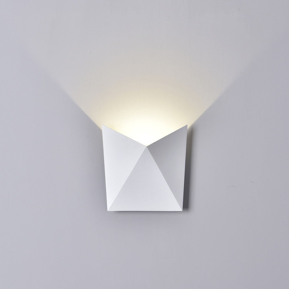Triax Outdoor LED Wall Light 8W 3000K - Sand White