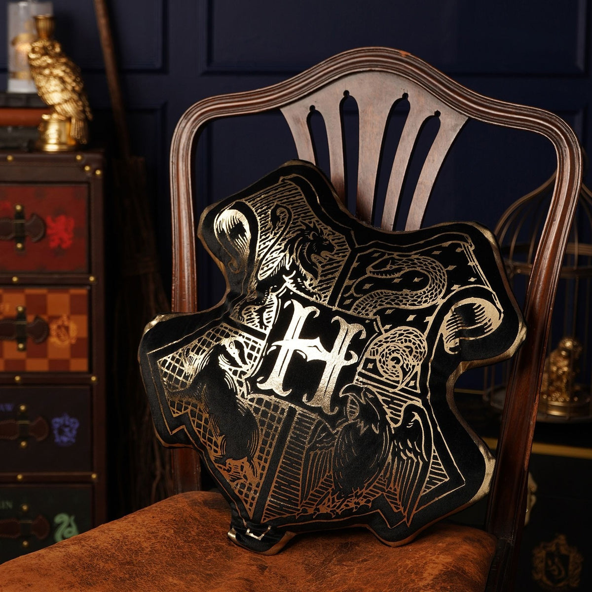 Harry Potter Hogwarts Crest Velvet Cushion 40.9cm - Black & Gold