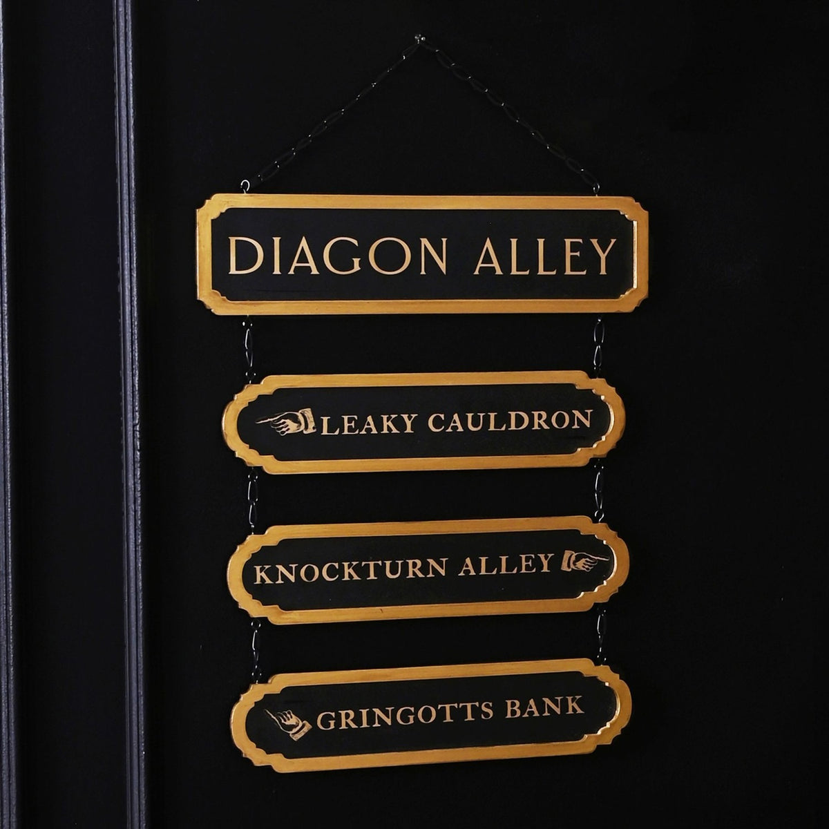 Harry Potter Diagon Alley Wooden Street Plaque - Black & Gold