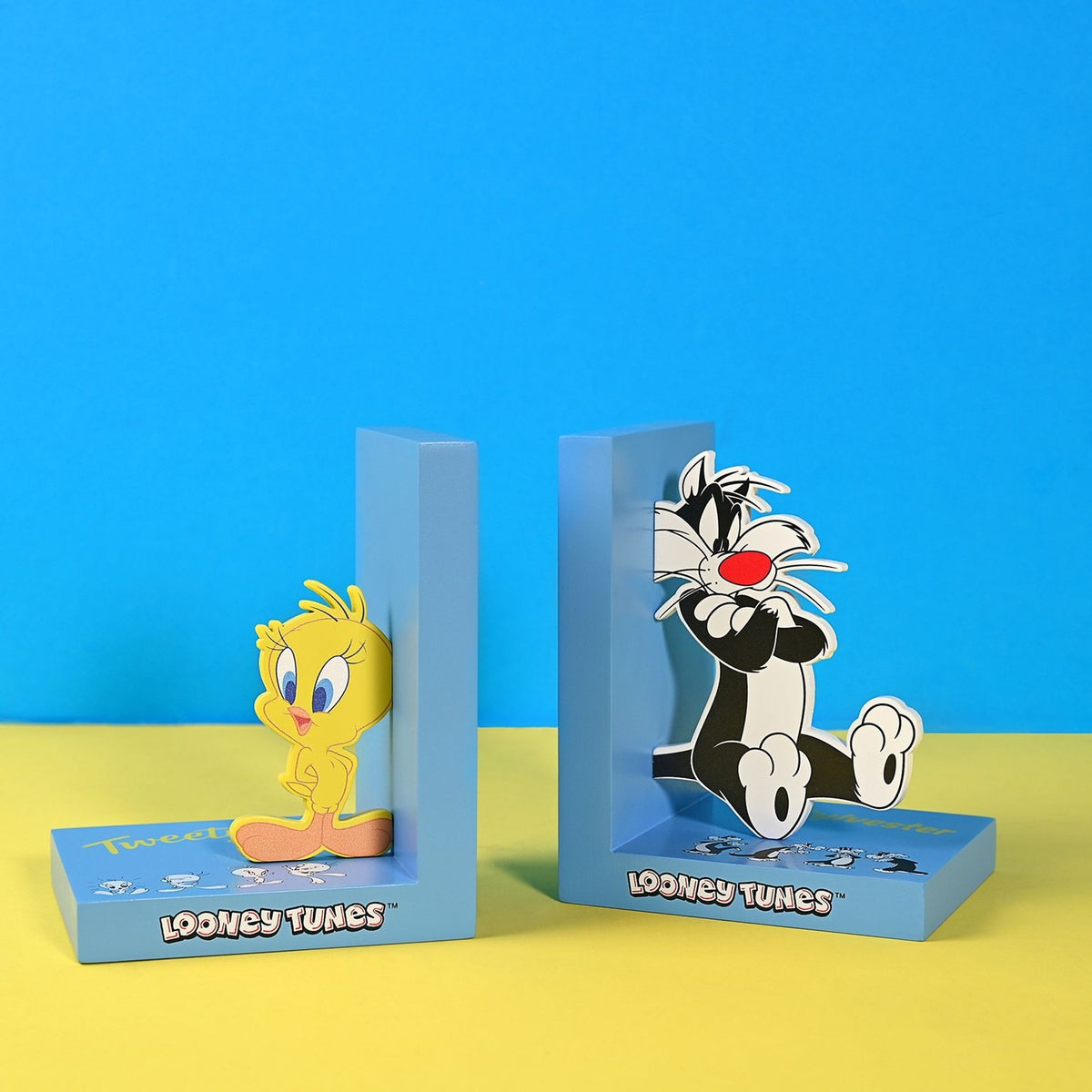 Looney Tunes Tweety and Sylvester Wooden Bookends - Blue