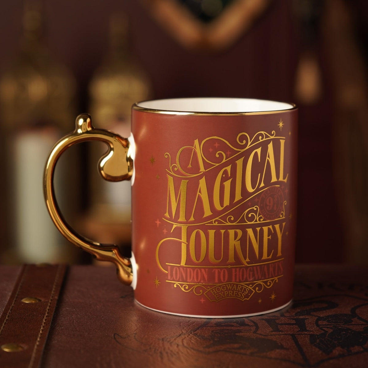 Harry Potter Hogsmeade Station Porcelain Mug 340ml - Brown & Gold