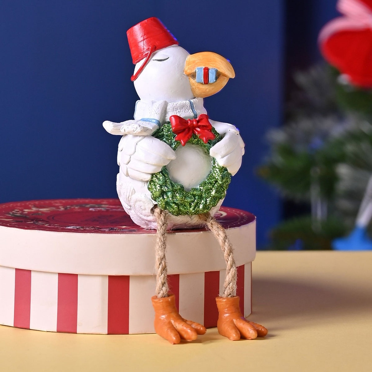 Seabird Shelf Sitter Resin Ornament with Dangling Legs - White